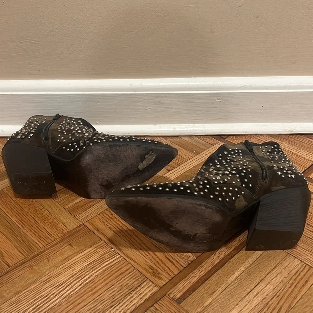 Elena Iachi camo studded booties size 40